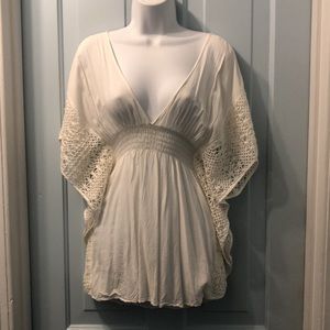 White Victoria’s Secret top in Size SP